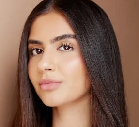Zar headshot