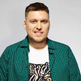 Sasha Nezlobin headshot