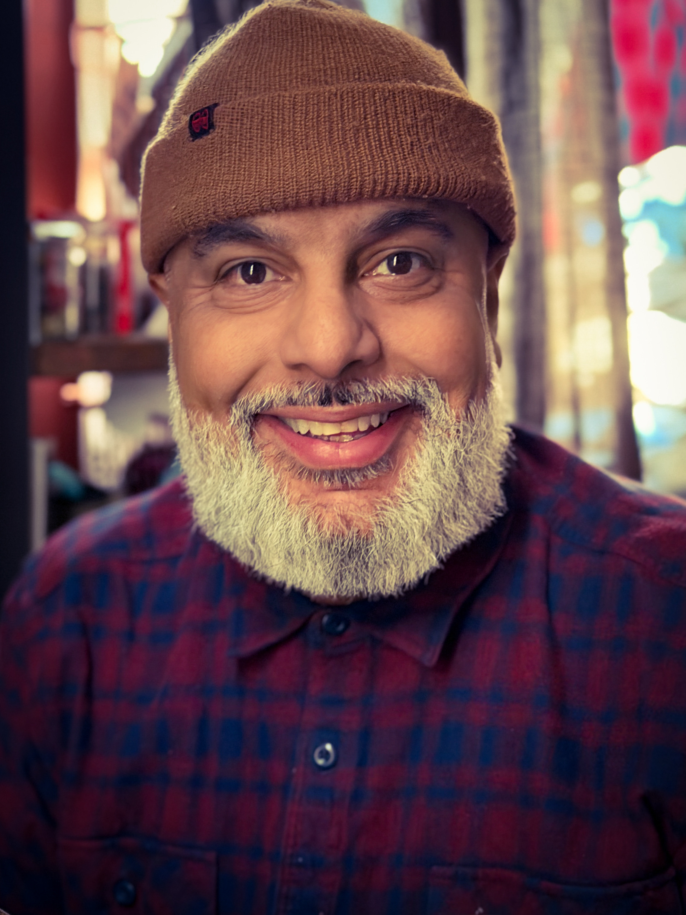 Laz Rivero headshot